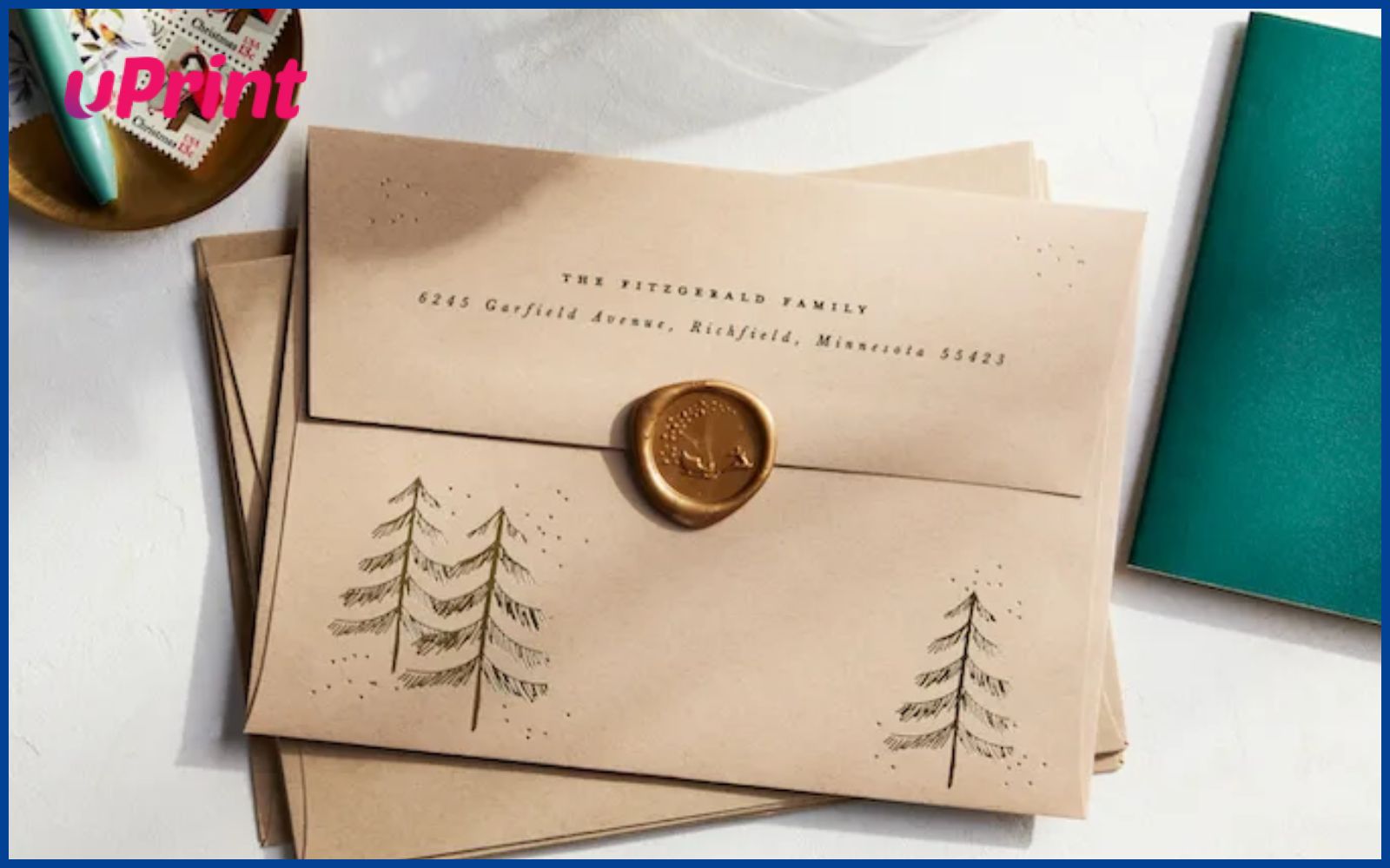 Mẫu in phong bì Noel tông vàng tinh tế, điểm xuyết họa tiết nhỏ